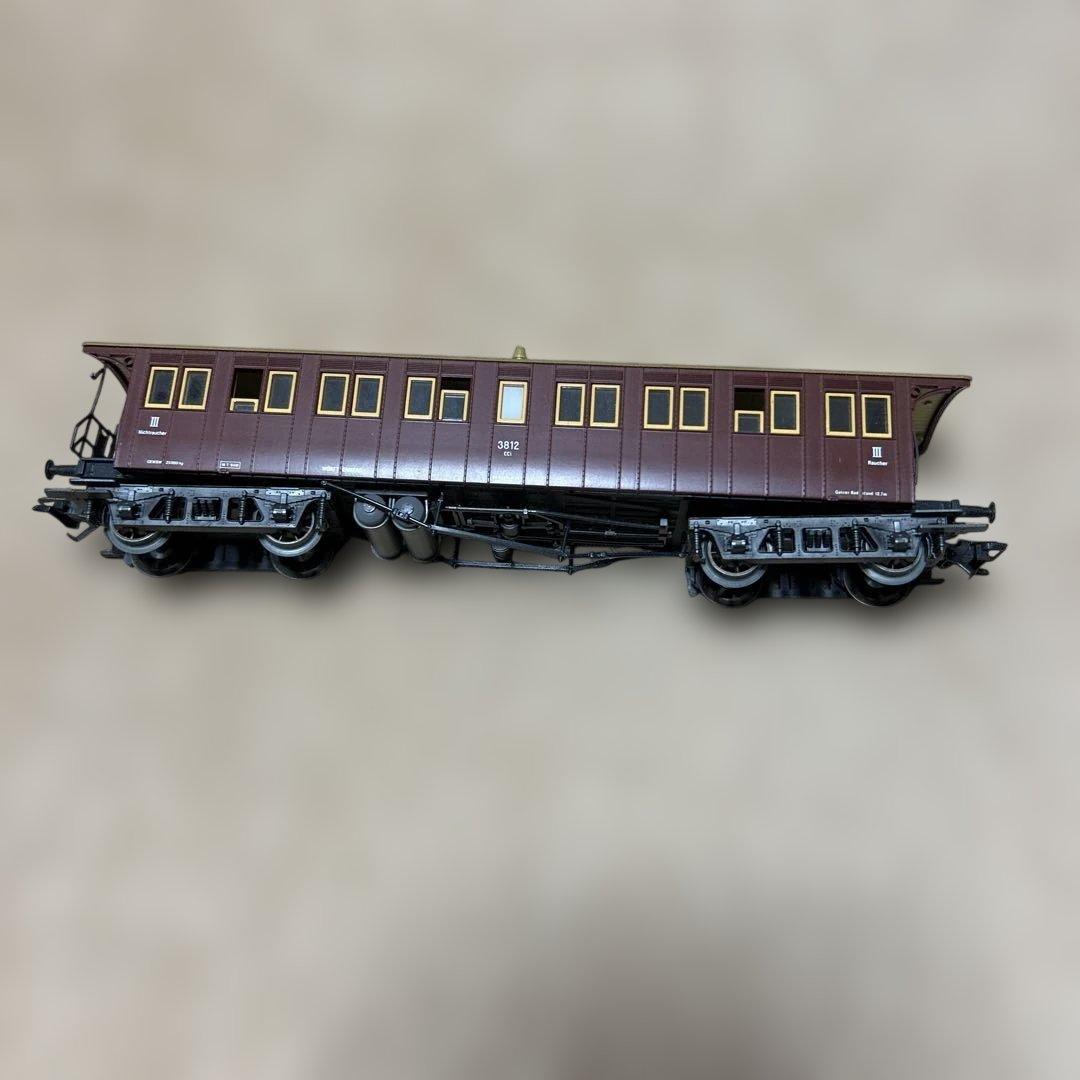 HOゲージ 客車 茶色と緑