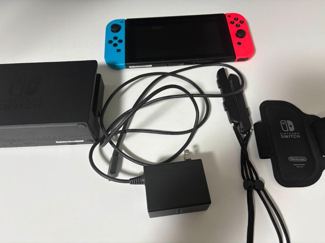 美品 Nintendo Switch 本体（ネオンブルー/レッド）
